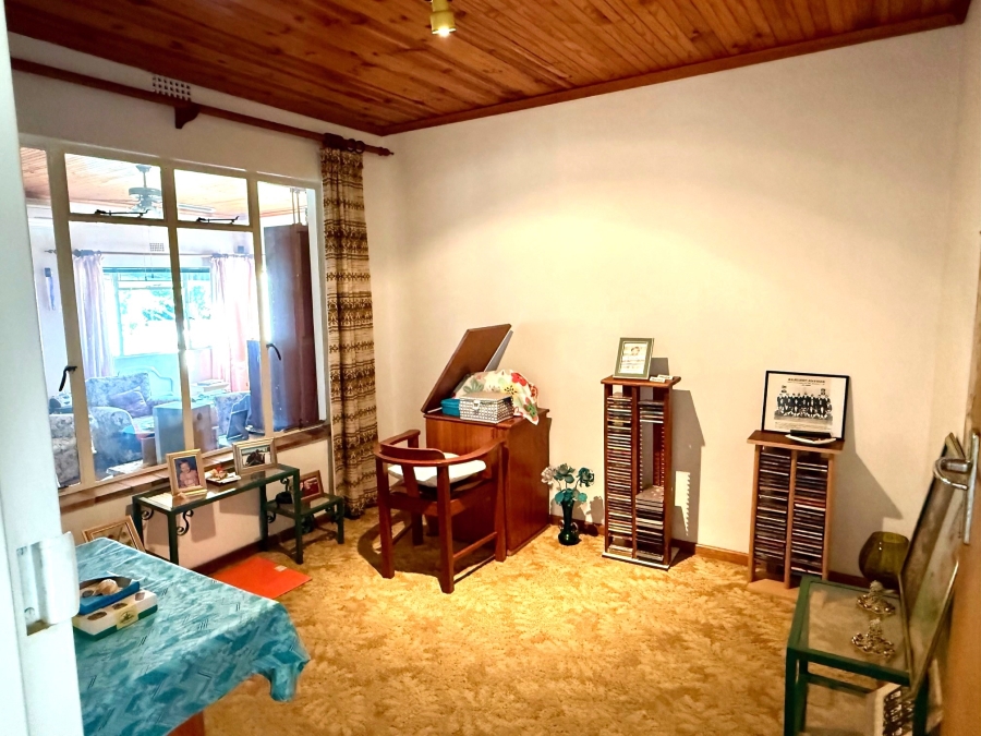 4 Bedroom Property for Sale in Bergzicht Western Cape